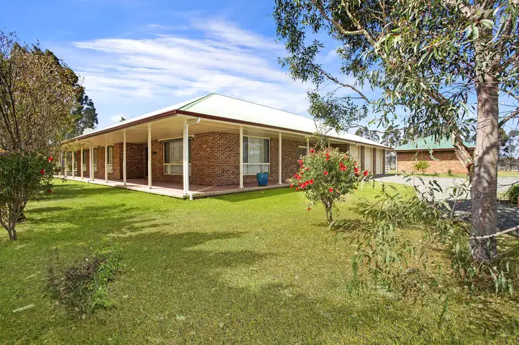 414 LUSKINTYRE ROAD, Luskintyre NSW 2321