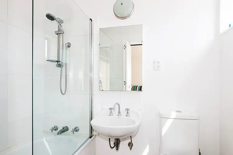 Fifth view of Homely apartment listing, 8/18 SHAFTESBURY STREET, Essendon VIC 3040