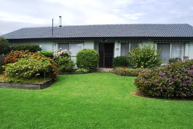 15 Ferndale Parade, Lakes Entrance VIC 3909