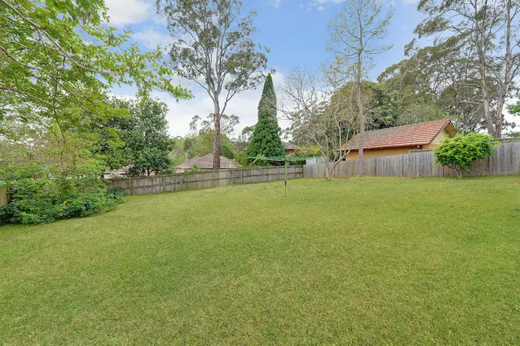 8a Frith Avenue, Normanhurst NSW 2076