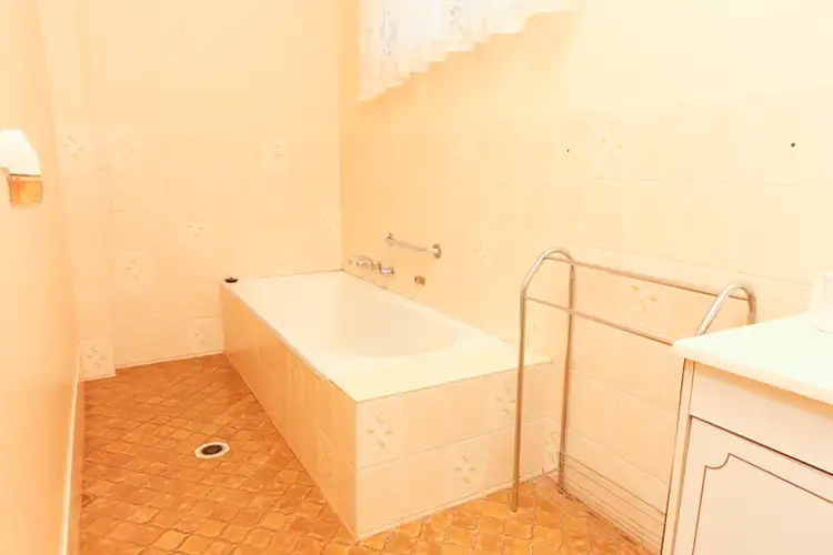 Seventh view of Homely house listing, 3 Gordon Avenue, Griffith NSW 2680