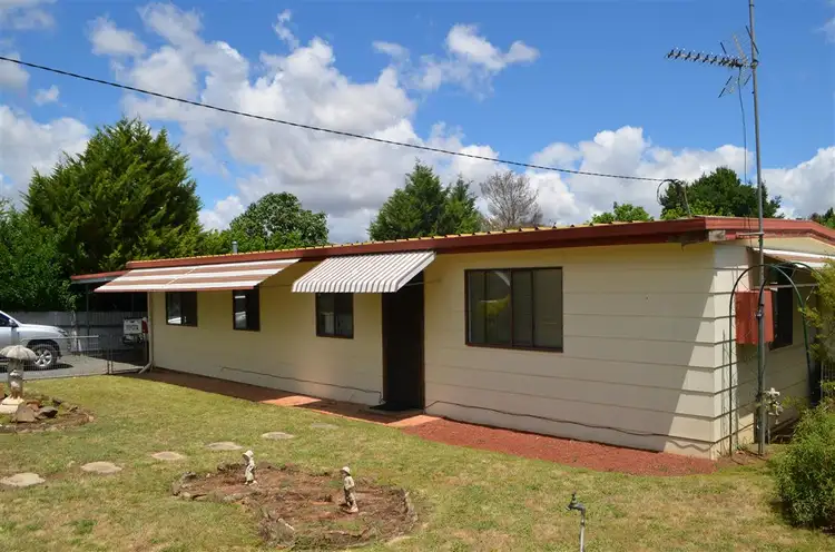 60 Selwyn Street, Adelong NSW 2729
