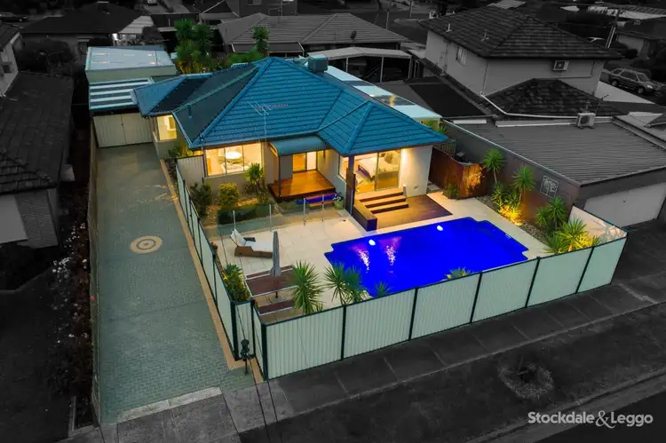 4 Allenby Place, Gladstone Park VIC 3043