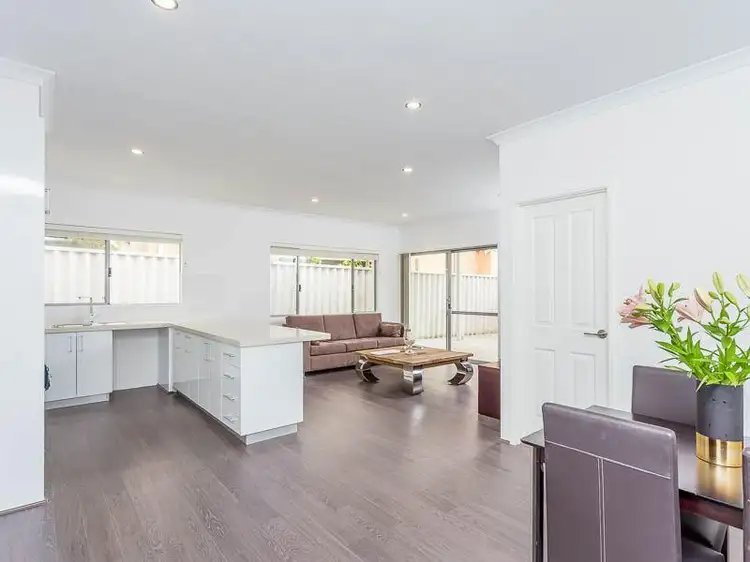 9A Bromley Road, Hilton WA 6163
