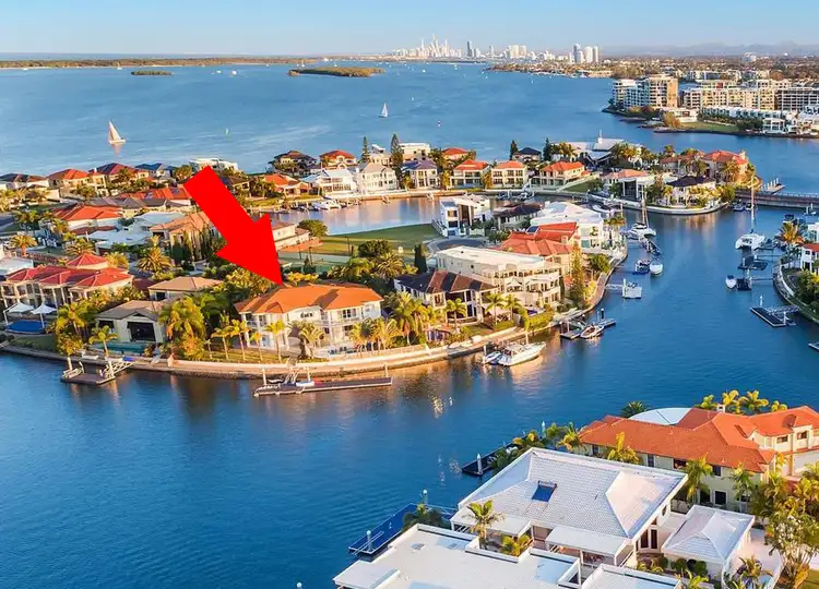 11-13 Queen Guineveres Place, Sovereign Islands QLD 4216