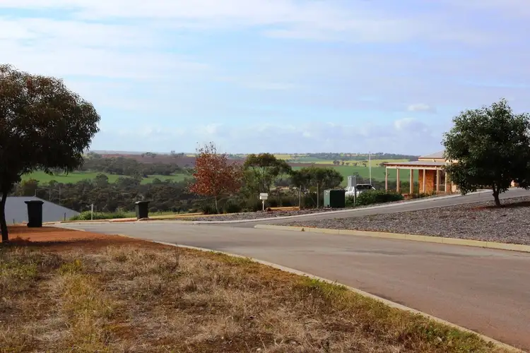 9 (Lot 215) Loton Dr, Northam WA 6401