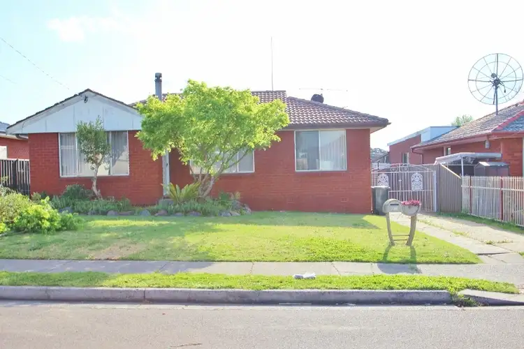 21 Kimberley Crescent, Fairfield West NSW 2165