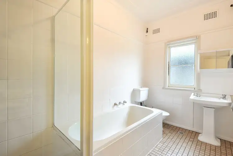 Fifth view of Homely villa listing, 1/5 Farnell Road, Woy Woy NSW 2256