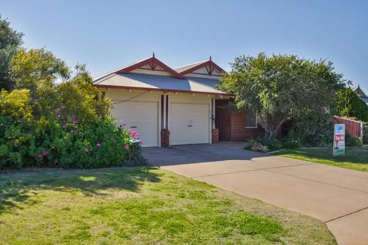 1b Paddington Drive, Hannans WA 6430