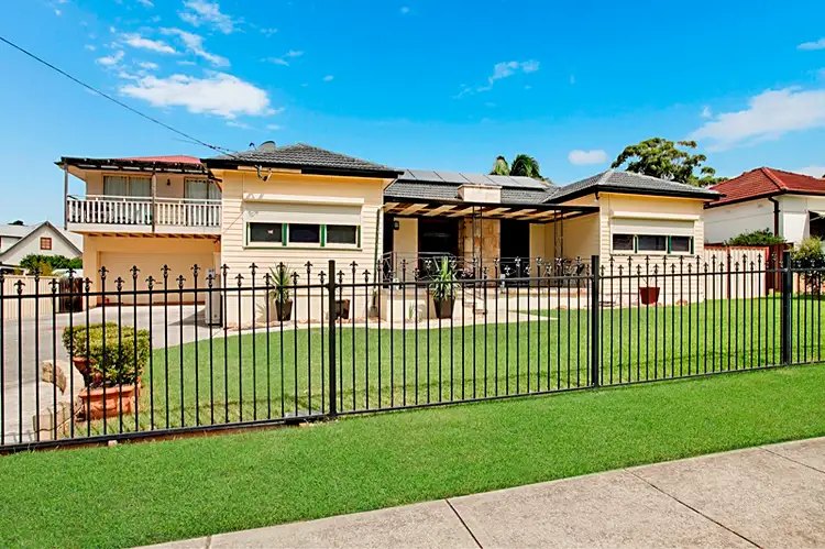 100 Lindesay Street, Campbelltown NSW 2560