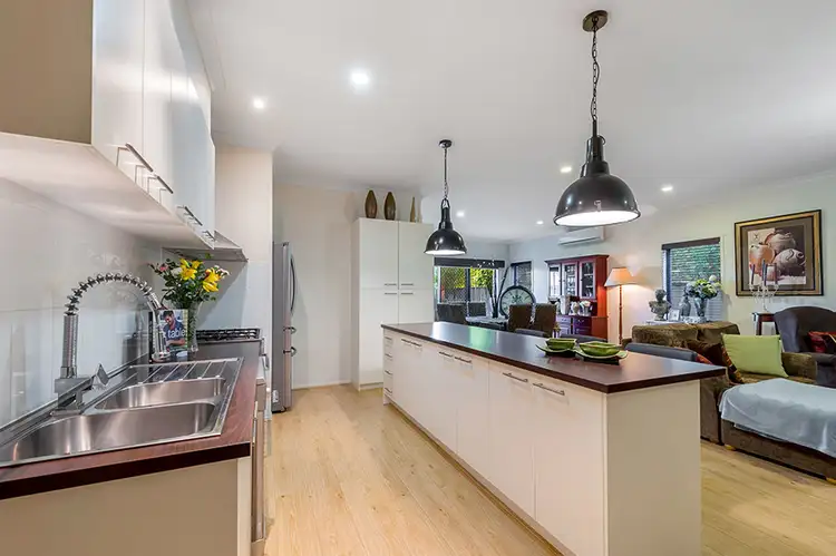 Sixth view of Homely house listing, 11 Black Range Avenue, Craigieburn VIC 3064
