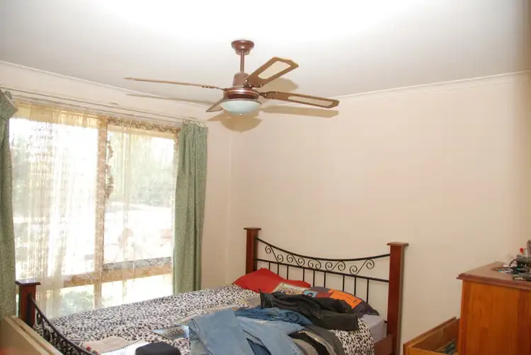 Fifth view of Homely house listing, 28 Garryowen Crescent, Narre Warren VIC 3805