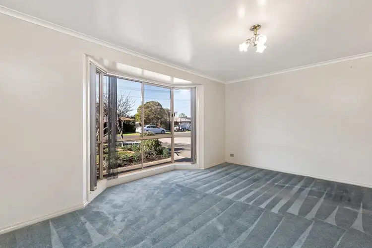 Sixth view of Homely house listing, 5 Mark Court, Seabrook VIC 3028
