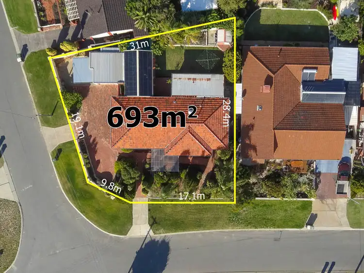 18 Monkhouse Way, Hillarys WA 6025