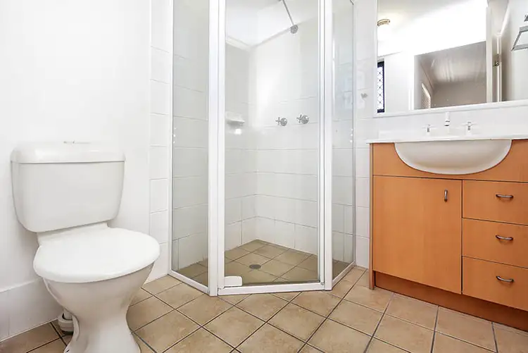 Sixth view of Homely unit listing, 2/338 Cornwall Street, Greenslopes QLD 4120