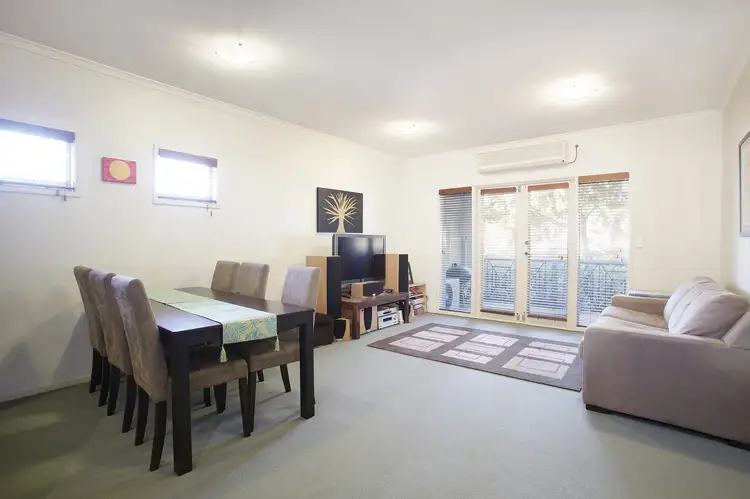 2/8-32 Howlett Street, Kensington VIC 3031