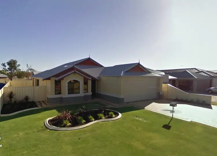 11 Hamlet Pass, Pinjarra WA 6208