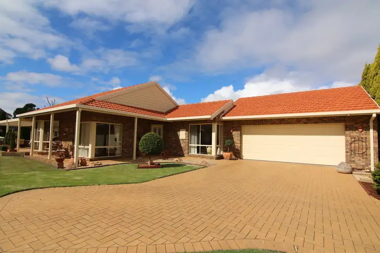 Second view of Homely house listing, 20 Harnham Drive, Bairnsdale VIC 3875