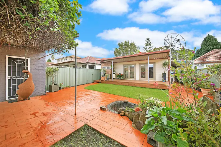 14 Girraween St, Kingsgrove NSW 2208