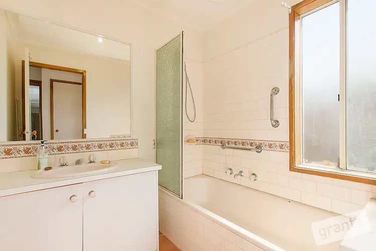 Seventh view of Homely house listing, 3a Ava Close, Berwick VIC 3806