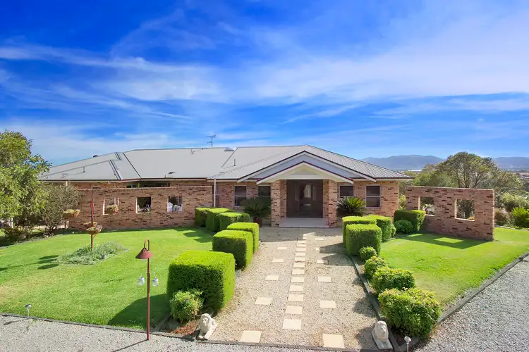 12 Lawrence Avenue, Tamworth NSW 2340