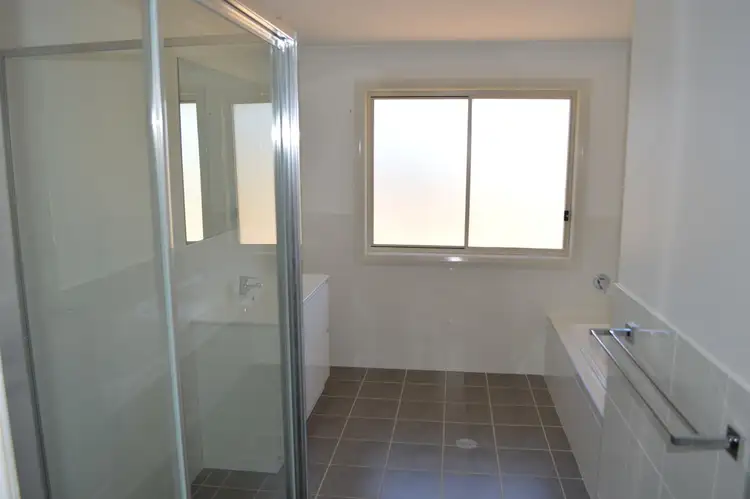 Seventh view of Homely house listing, 8 Fraser Close, Goulburn NSW 2580