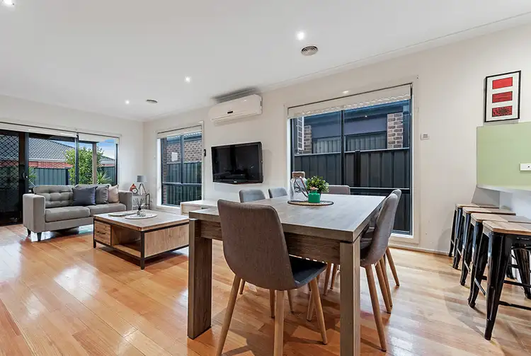 Fifth view of Homely house listing, 28 Brickwood Circuit, Craigieburn VIC 3064