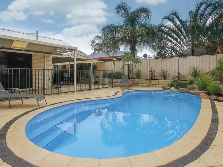72 Golf Links Drive, Carramar WA 6031