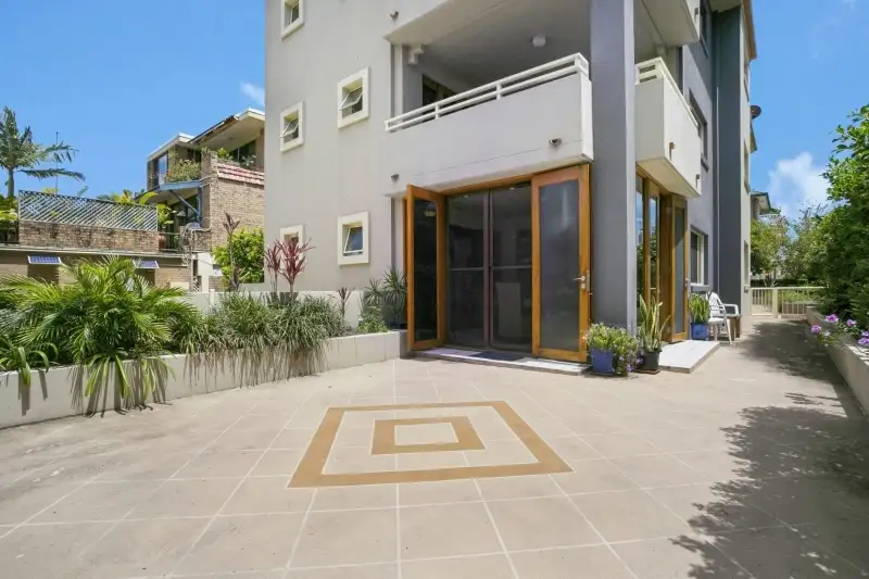 Main view of Homely unit listing, 1/19 Britannia Avene, Broadbeach QLD 4218