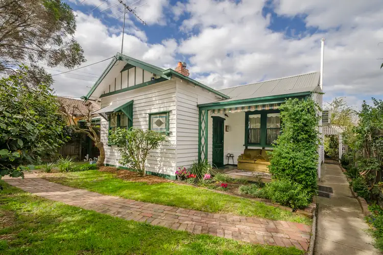 25 Bishop Street, Kingsville VIC 3012