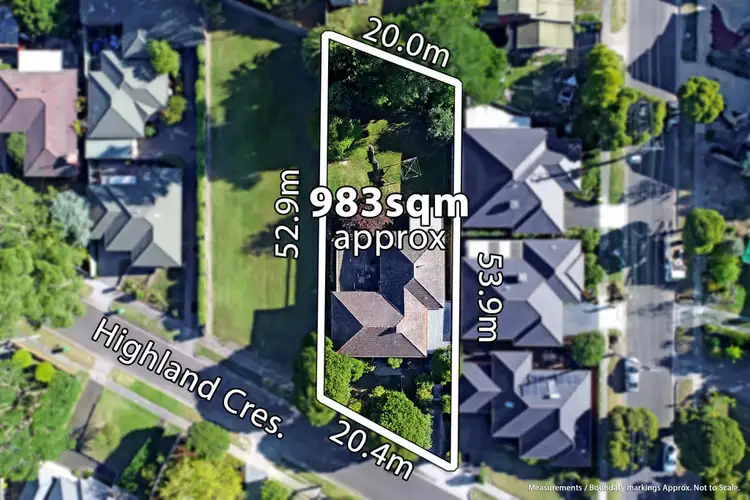 33 Highland Crescent, Mooroolbark VIC 3138