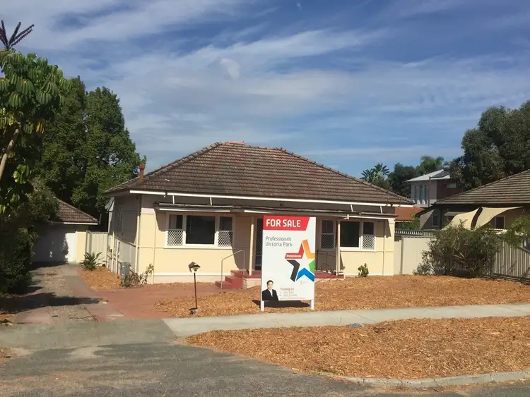 Second view of Homely house listing, 6 Wyndham, St James WA 6102