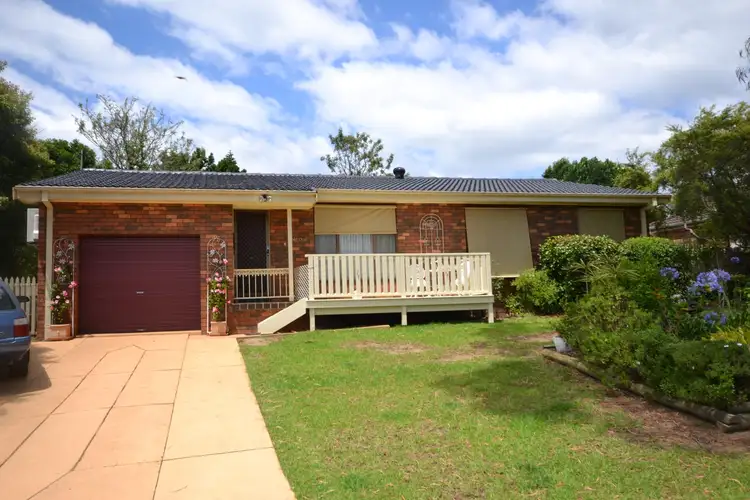 24 Yeovil Drive, Bomaderry NSW 2541