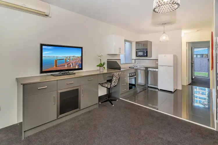 2/312 Marine Parade, Labrador QLD 4215