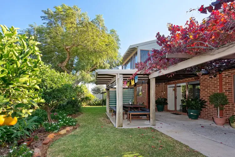 12 Orwell Court, Munster WA 6166