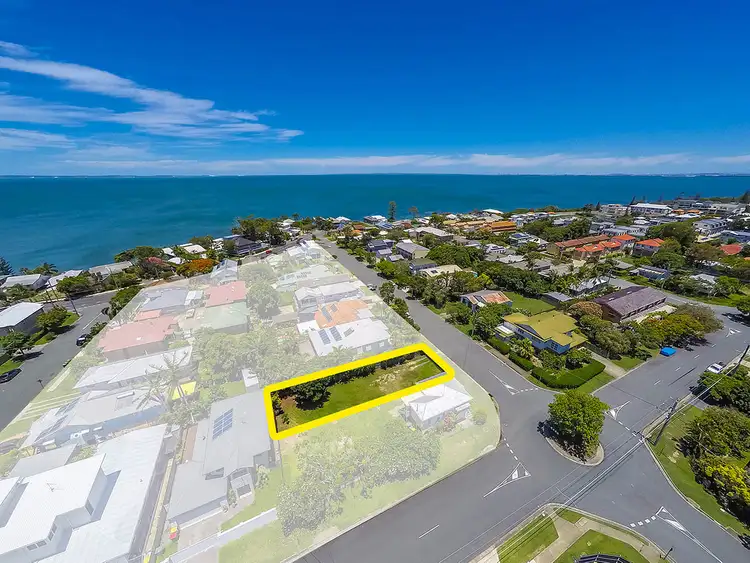 12 Bailey Street, Woody Point QLD 4019