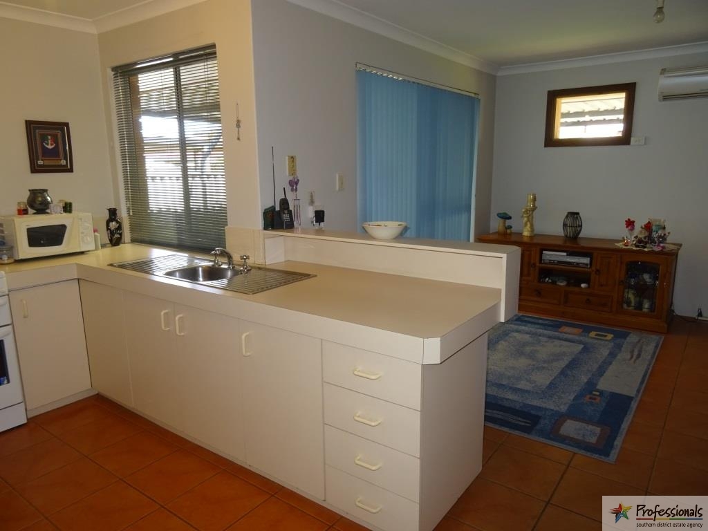 Fifth view of Homely unit listing, Unit 3/25 Regent Street, Collie WA 6225