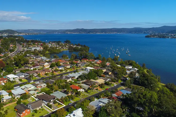 5 Asca Drive, Green Point NSW 2251
