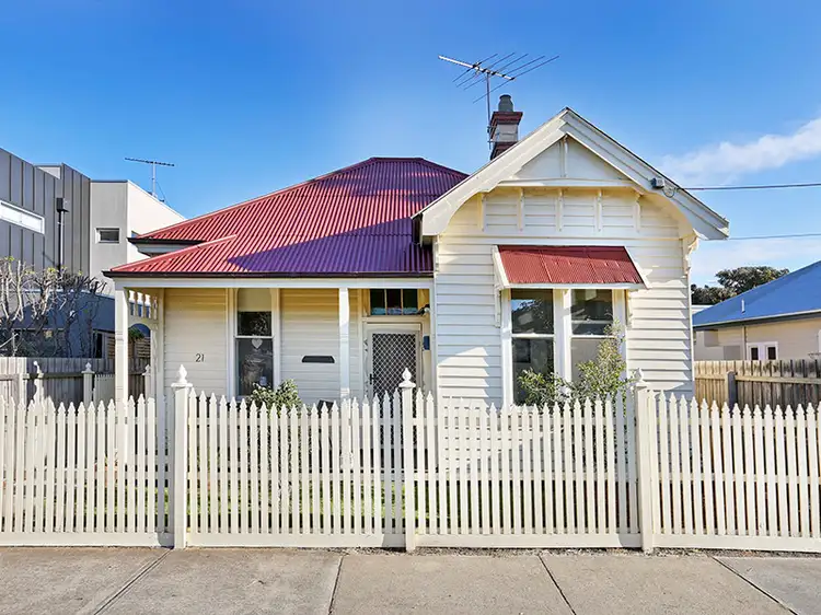 21 Saffron Street, Newtown VIC 3220