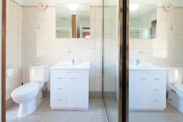 Seventh view of Homely house listing, 6 Primrose Hill Close, Endeavour Hills VIC 3802