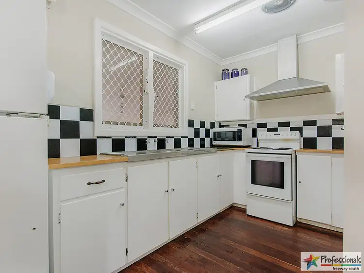 Third view of Homely house listing, 6 Prescott Place, Orelia WA 6167