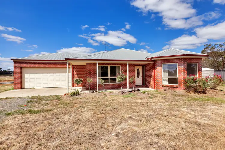 8 Monument Boulevard, Cardigan VIC 3352