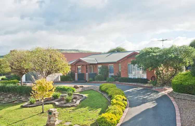 36 Cairns Drive, Bacchus Marsh VIC 3340