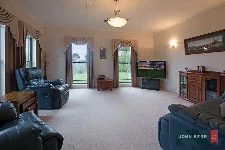 Second view of Homely house listing, 4 Falcon Court, Moe VIC 3825