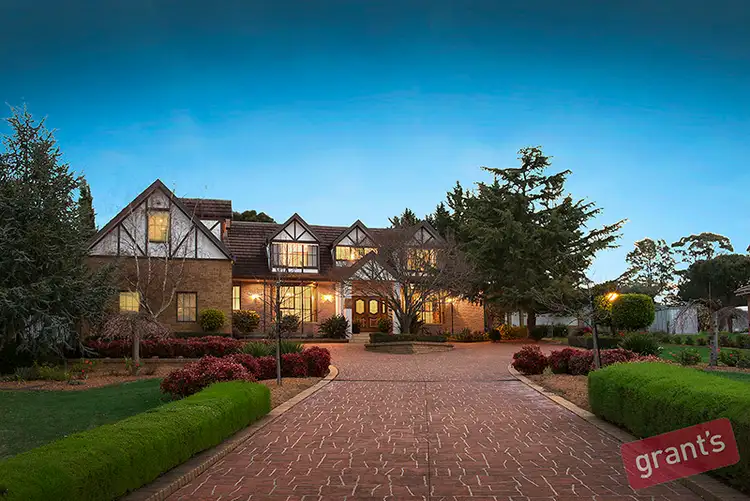 44 Halcyon Way, Narre Warren South VIC 3805