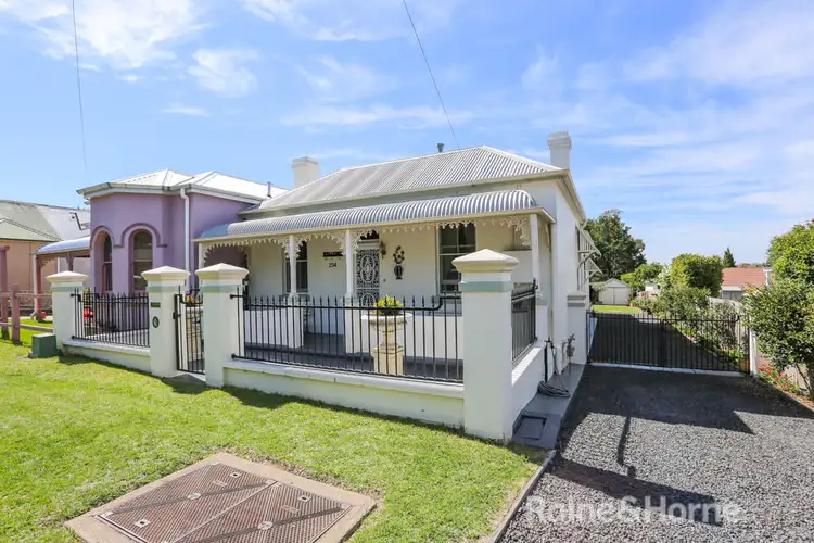 254 Peel Street, Bathurst NSW 2795