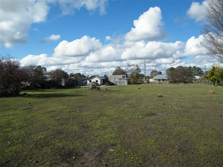11 Creek Parade, Clunes VIC 3370