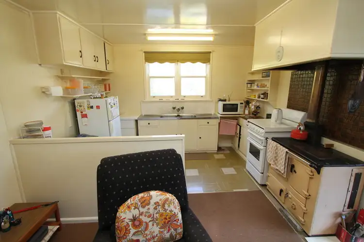 Fifth view of Homely house listing, 25 Cumberland Street South, Linton VIC 3360