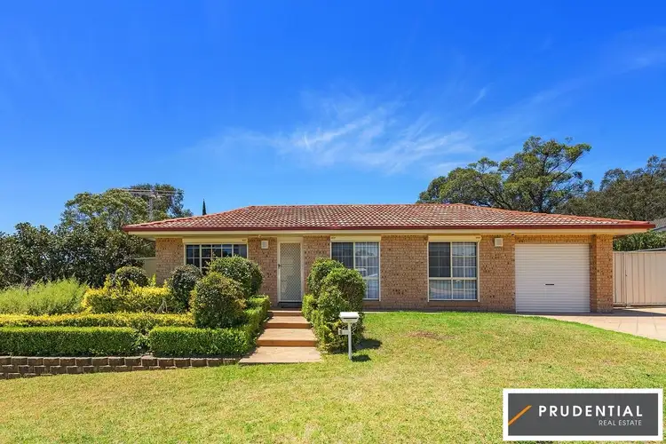 1 Davy Place, St Helens Park NSW 2560