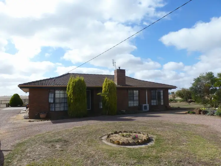 4396 Ararat-Mortlake Road, Lake Bolac VIC 3351
